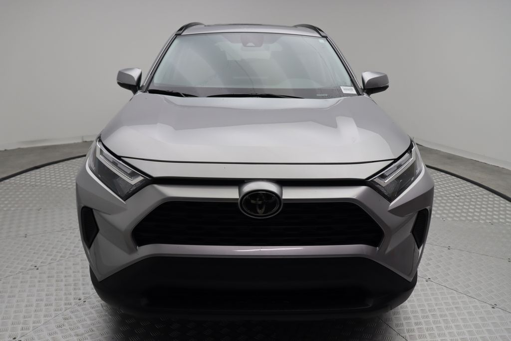 2023 Toyota RAV4 XLE 5