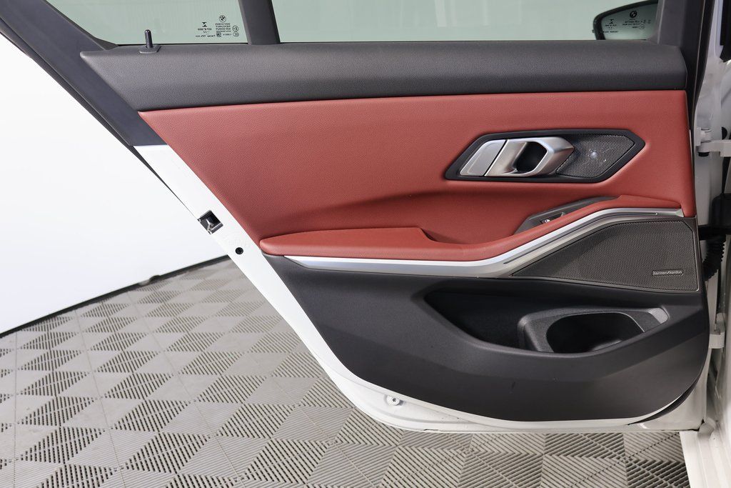 Thumbnail: 2023 BMW 3 Series - 12