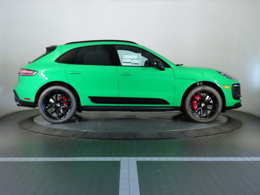 Thumbnail: 2025 Porsche Macan - 8