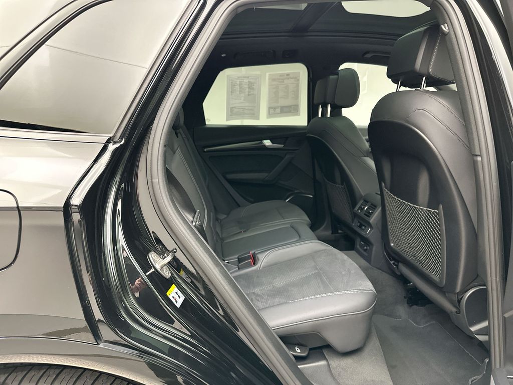 2022 Audi SQ5 Premium Plus 7