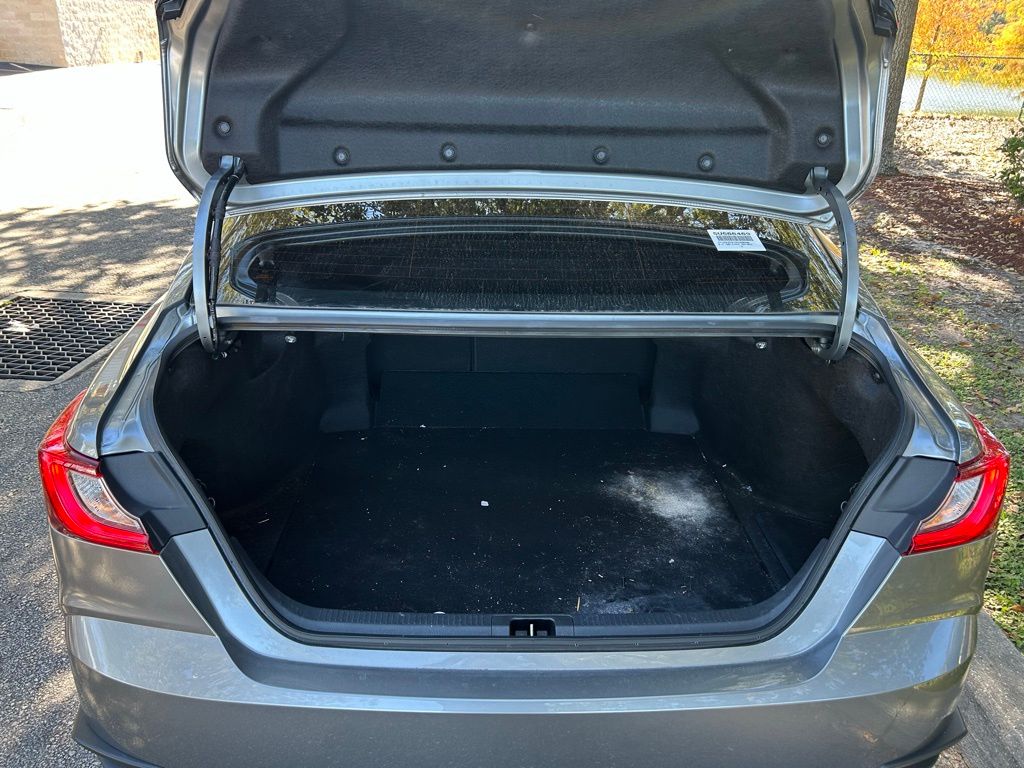 Thumbnail: 2025 Toyota Camry - 10