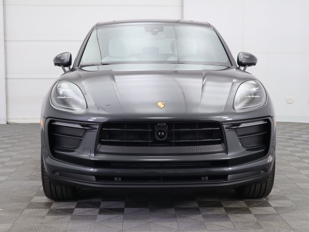 2025 Porsche Macan  2