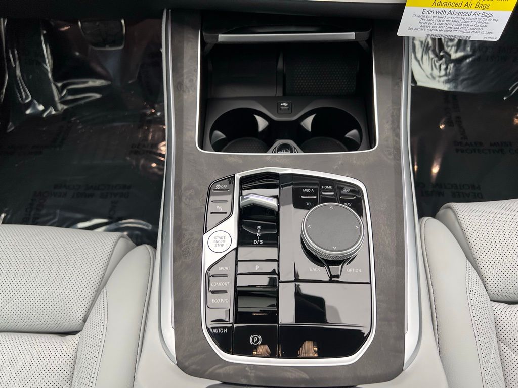 Thumbnail: 2026 BMW X5 - 12