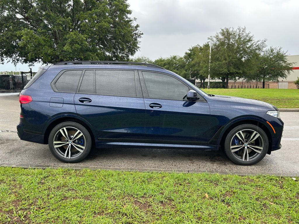 2022 BMW X7 M50i 6