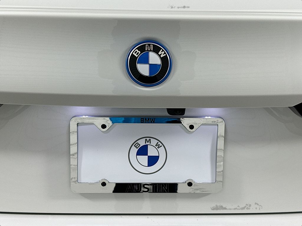 Thumbnail: 2026 BMW i5 - 22