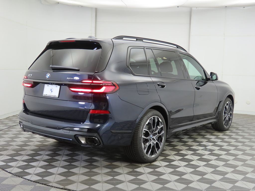 Thumbnail: 2026 BMW X7 - 5