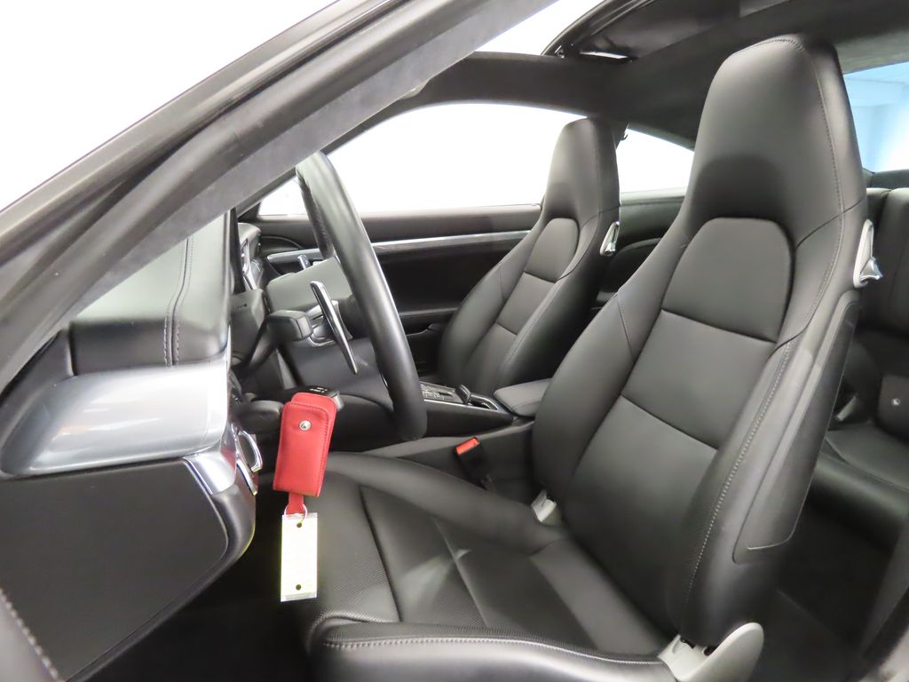 Thumbnail: 2016 Porsche 911 - 5