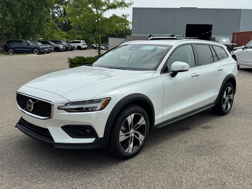Crystal White Pearl 2026 Volvo V60 Wagon All-Wheel Drive Automatic
