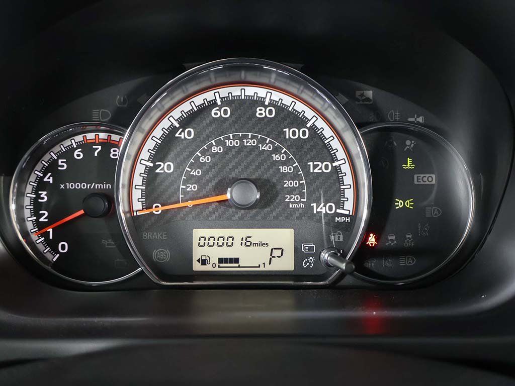 Used 2024 White Mitsubishi SE image 33
