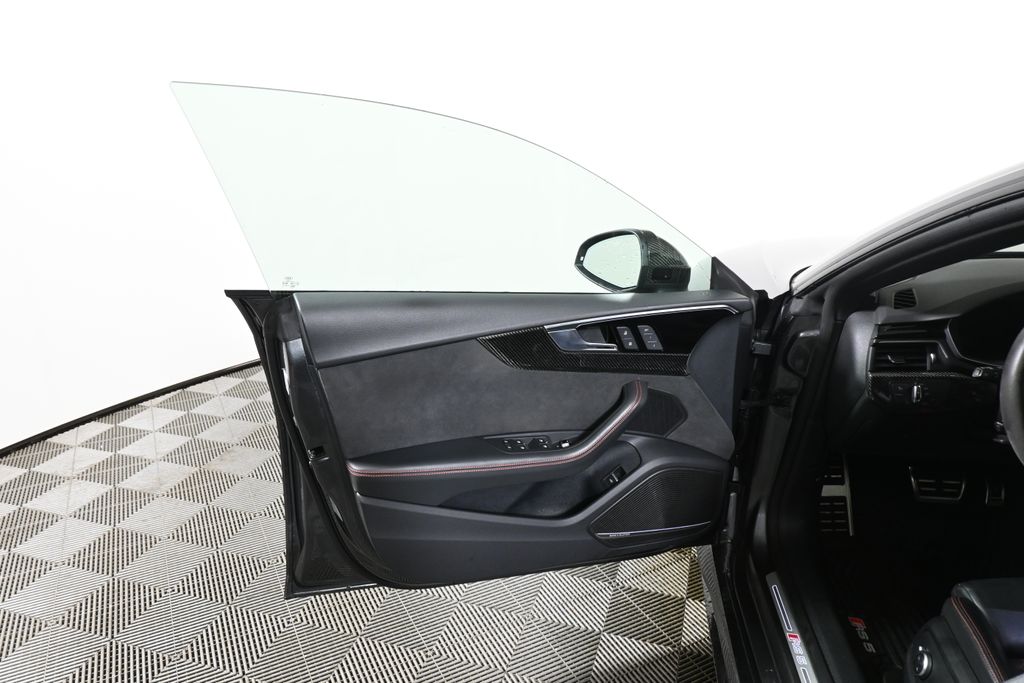 Thumbnail: 2022 Audi RS 5 - 31