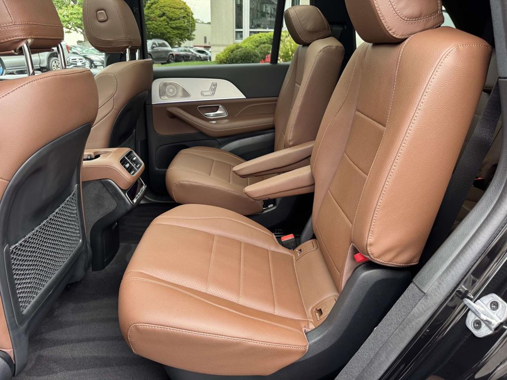 Thumbnail: 2024 Mercedes-Benz GLS - 31