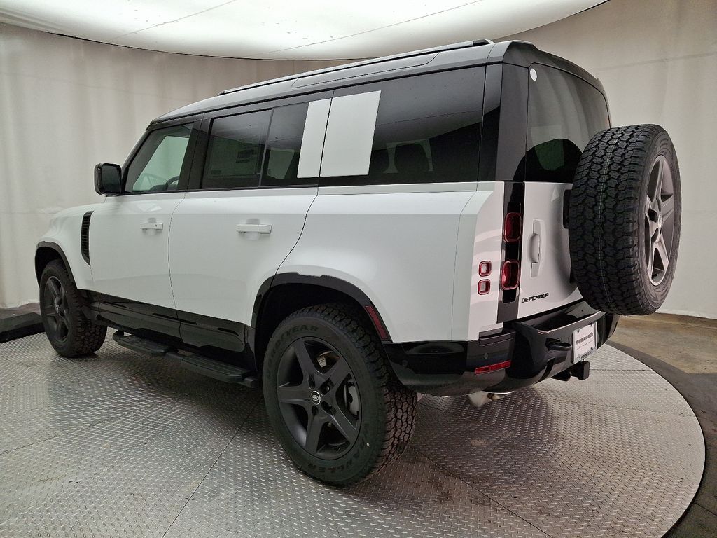 2025 Land Rover Defender 110 4