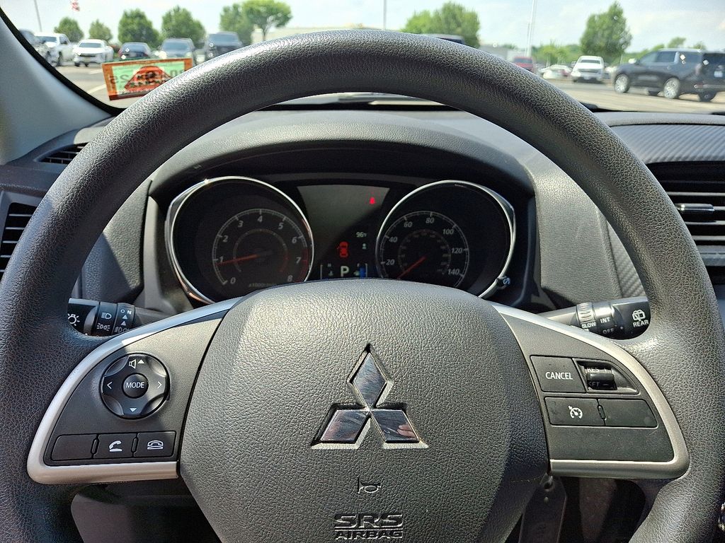 Thumbnail: 2018 Mitsubishi Outlander Sport - 18