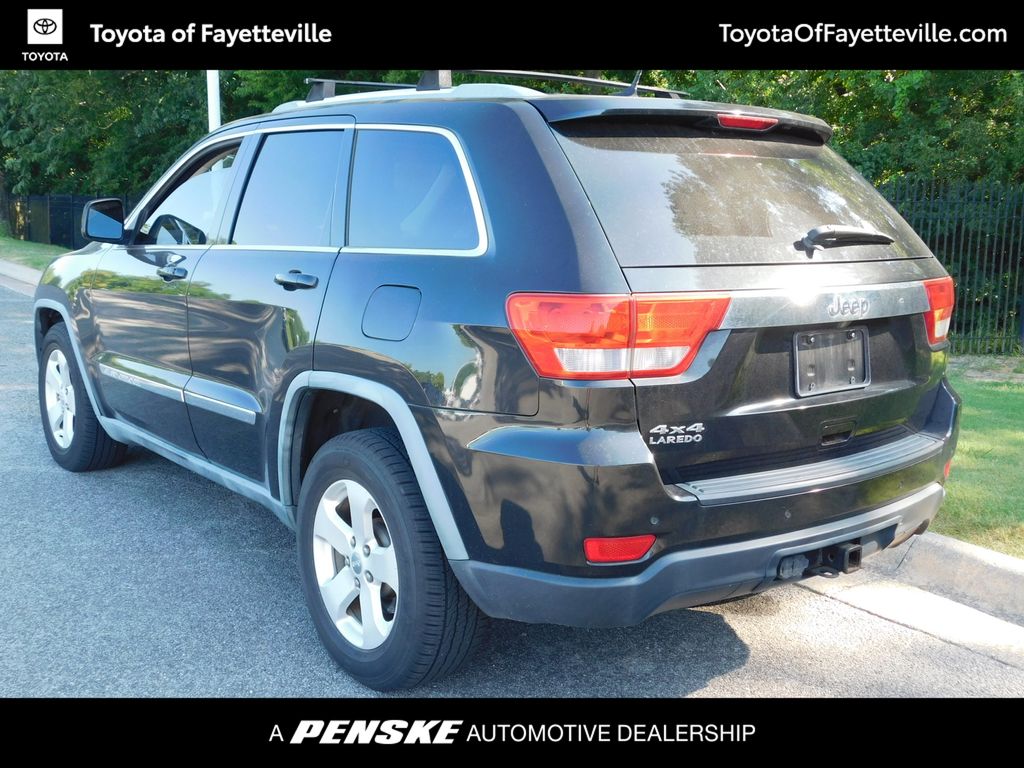 Thumbnail: 2011 Jeep Grand Cherokee - 10