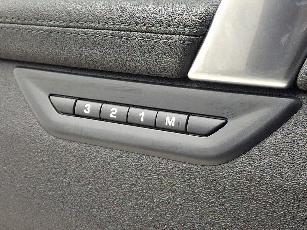 Thumbnail: 2025 Land Rover Discovery Sport - 27