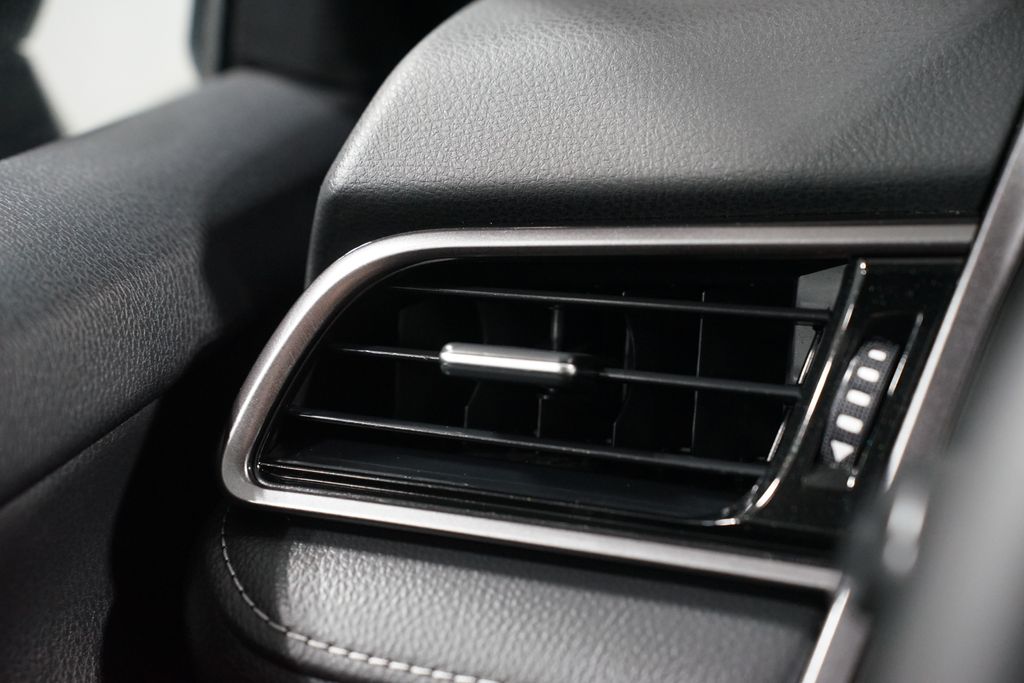 Thumbnail: 2024 Toyota Camry - 24