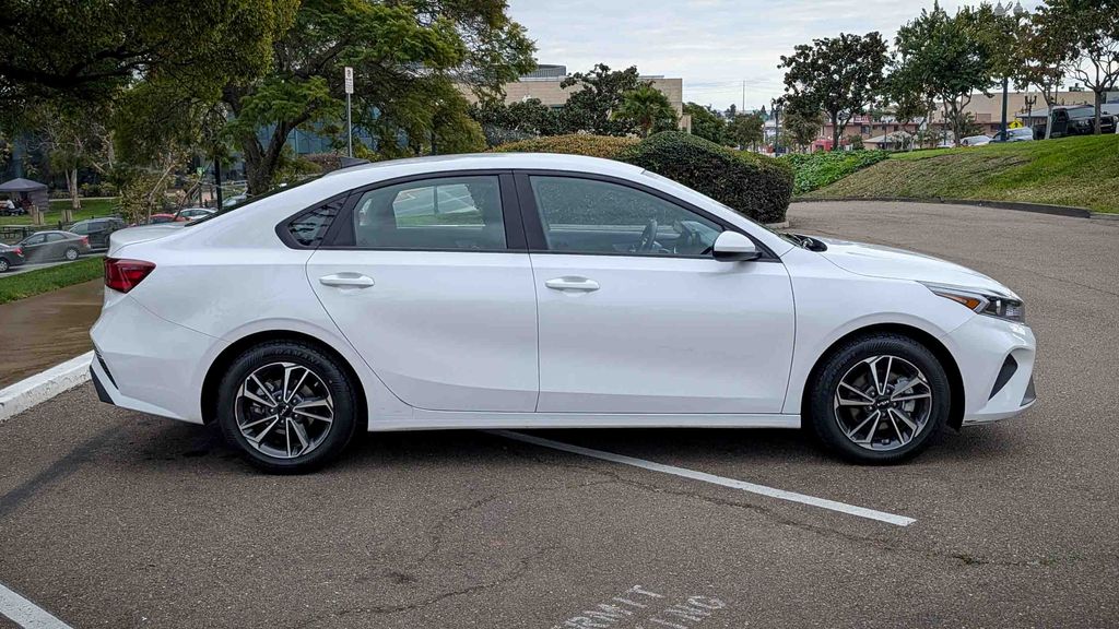Used 2024 Kia Forte LXS 4D Sedan