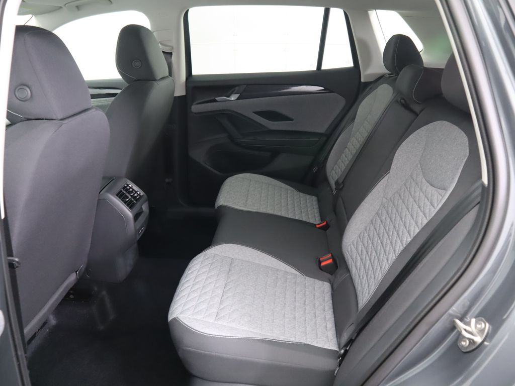 Thumbnail: 2025 Volkswagen Tiguan - 21