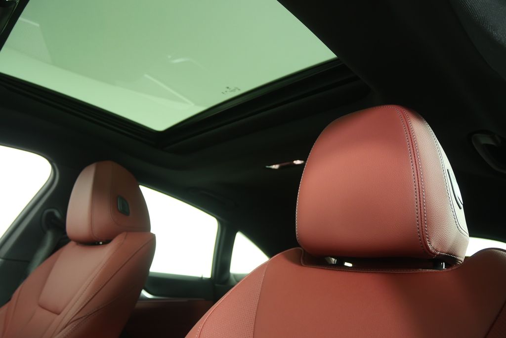 Thumbnail: 2025 BMW 4 Series - 11