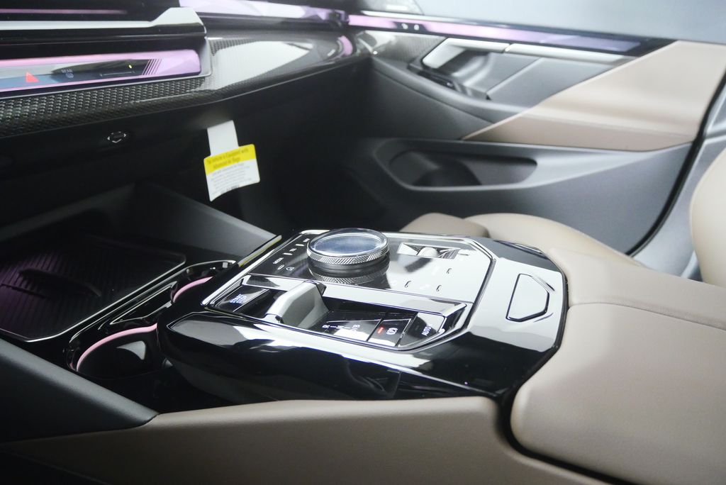 Thumbnail: 2026 BMW i5 - 27