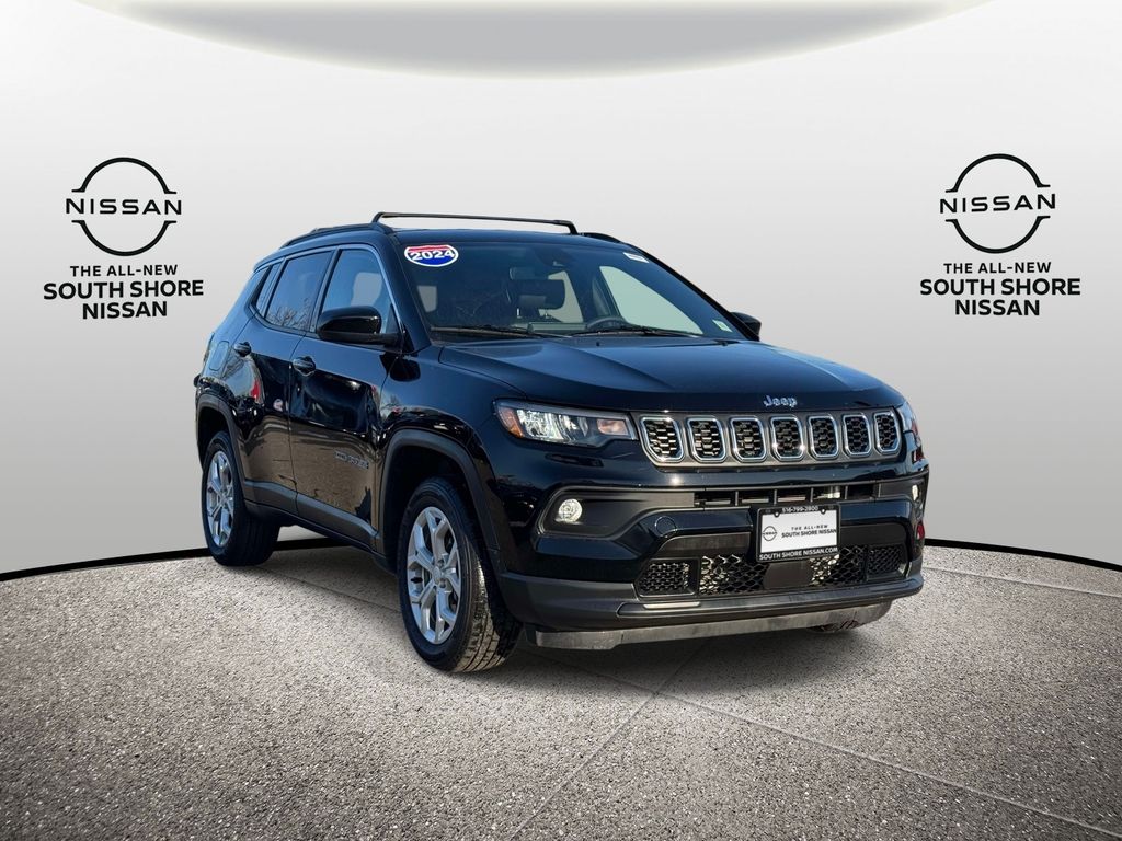 Diamond Black Crystal Pearlcoat 2024 Jeep Compass Latitude 4WD SUV / Crossover Four-Wheel Drive 8-Speed Automatic