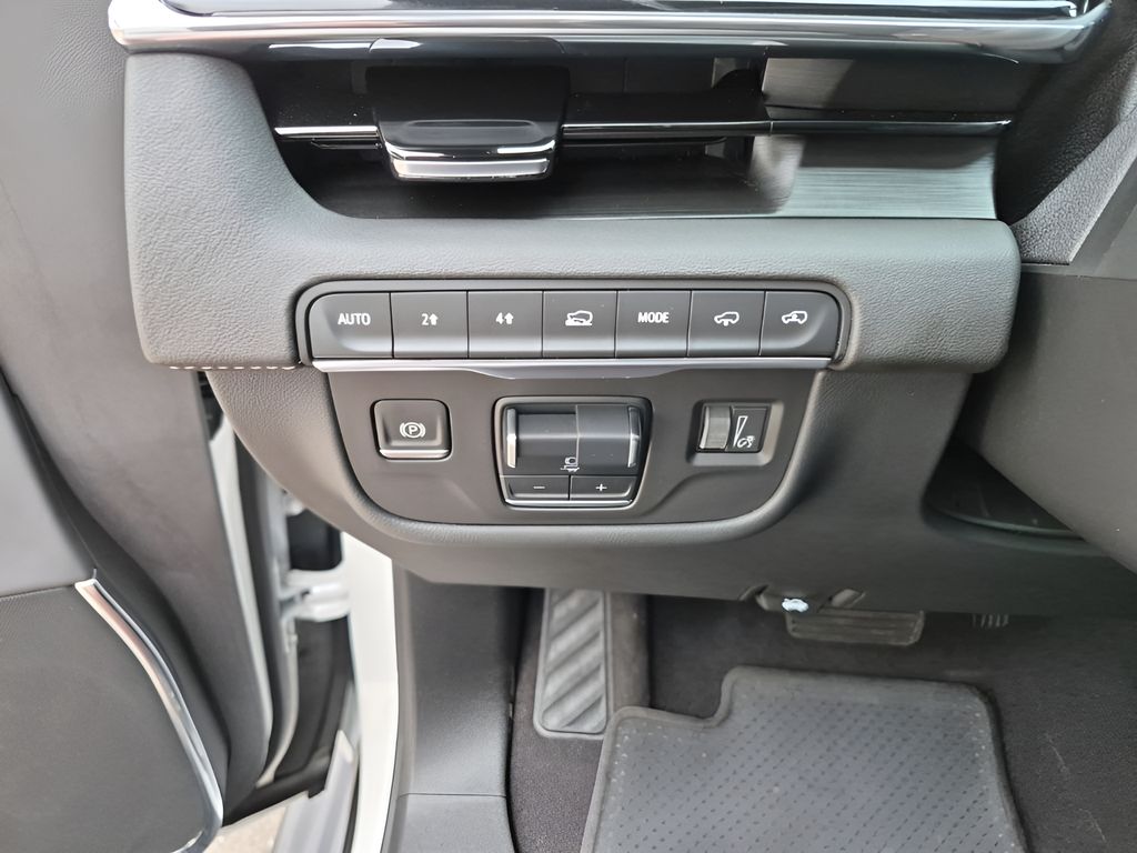 Used 2024 White Cadillac Sport image 33