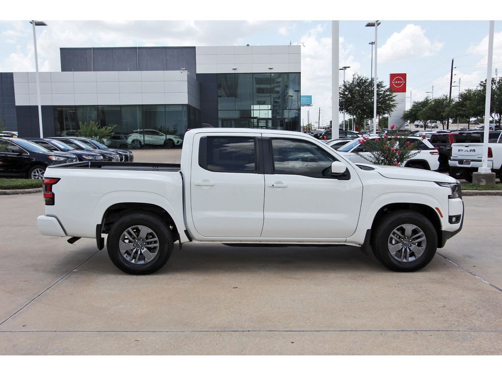 2025 Nissan Frontier SV - 4