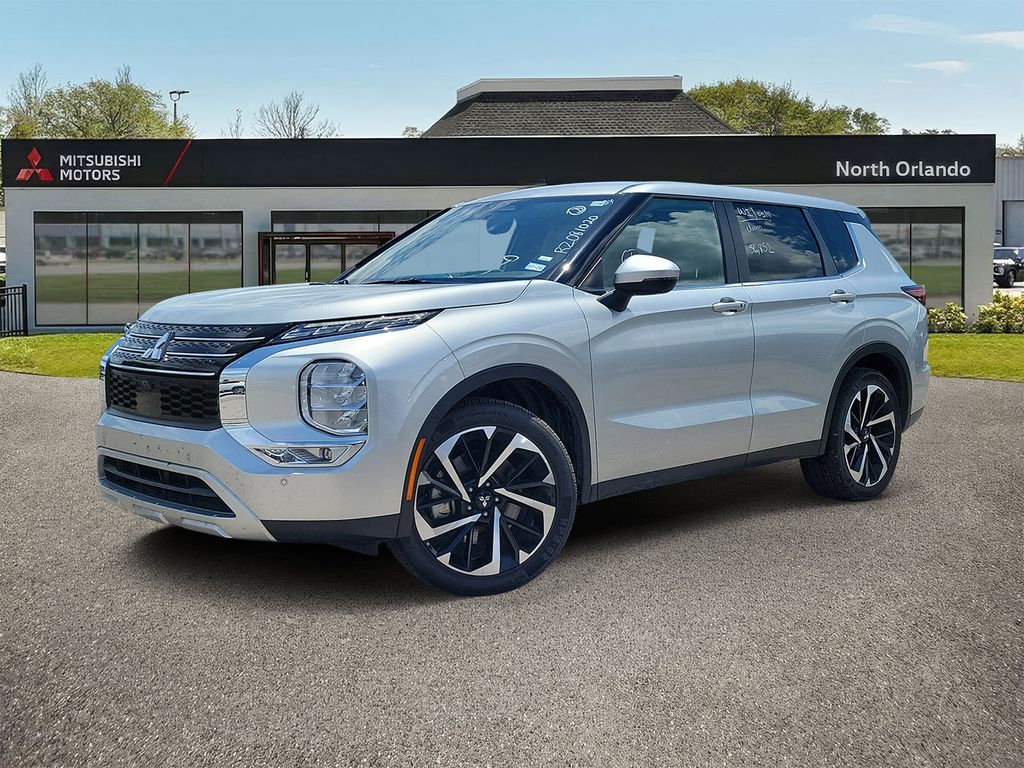 2024 Mitsubishi Outlander SE