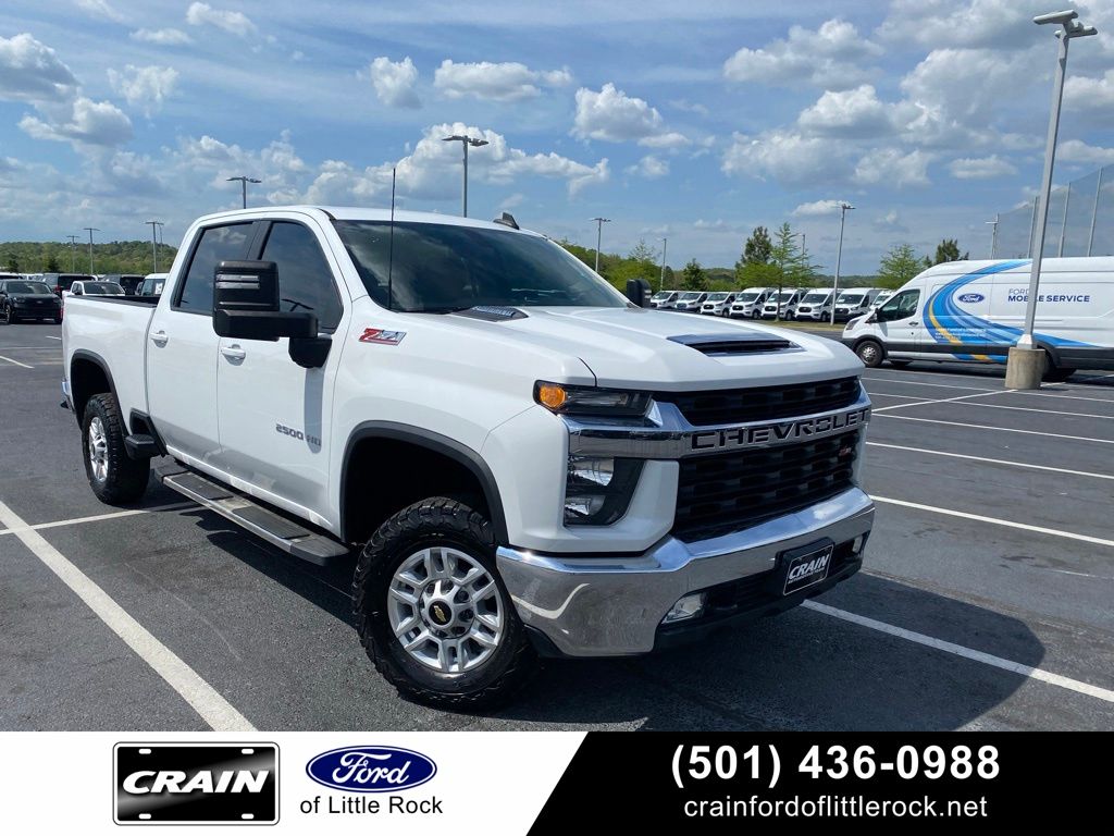 Summit White 2022 Chevrolet Silverado 2500HD LT Crew Cab 4WD Pickup Truck Four-Wheel Drive Automatic