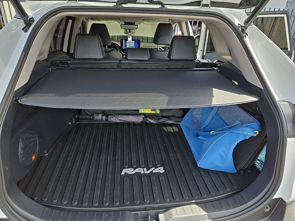 Thumbnail: 2023 Toyota RAV4 - 8