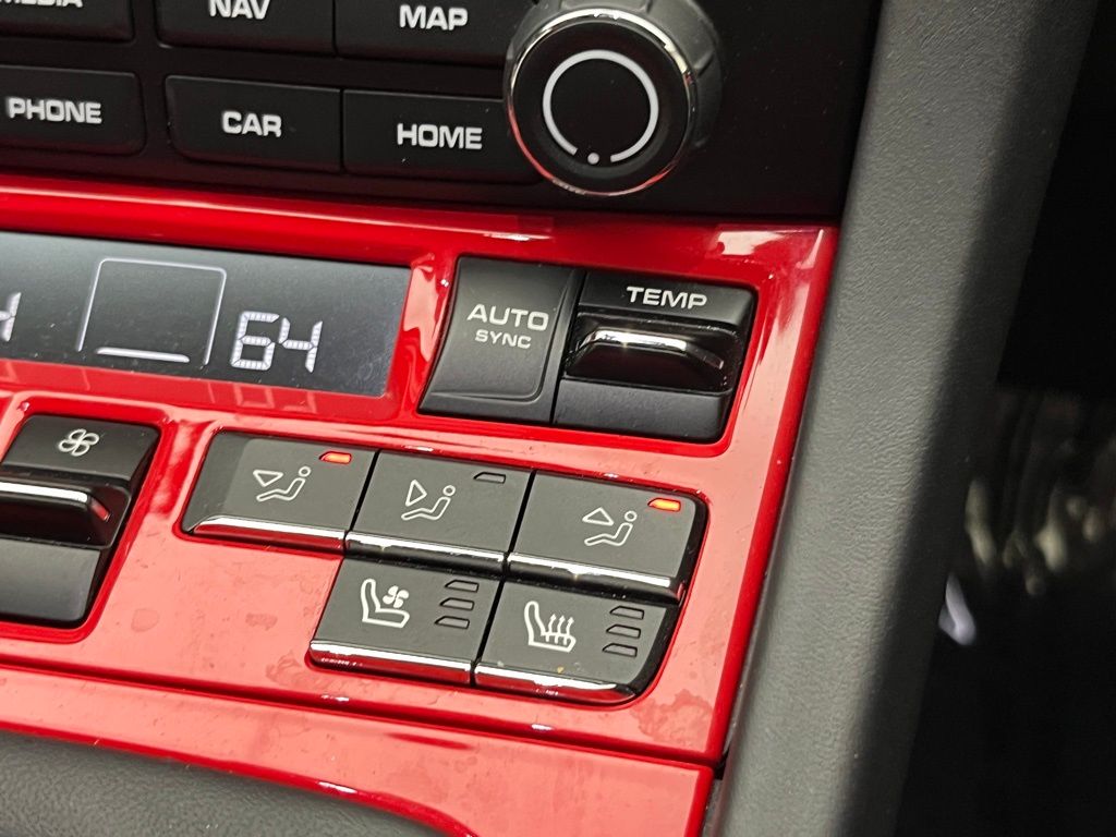 Thumbnail: 2018 Porsche 911 - 19