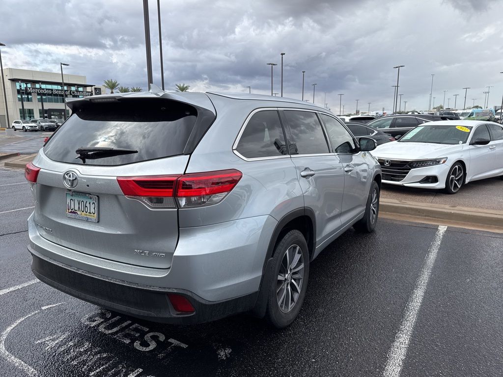 Thumbnail: 2017 Toyota Highlander - 9