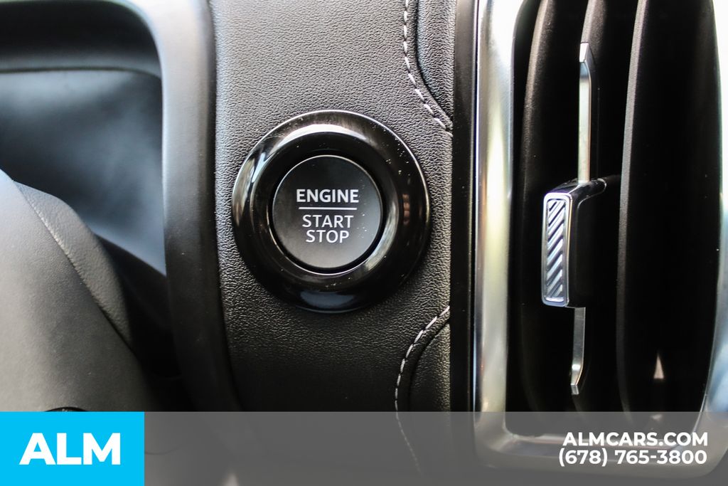 Used 2025 Black Ford Platinum image 30