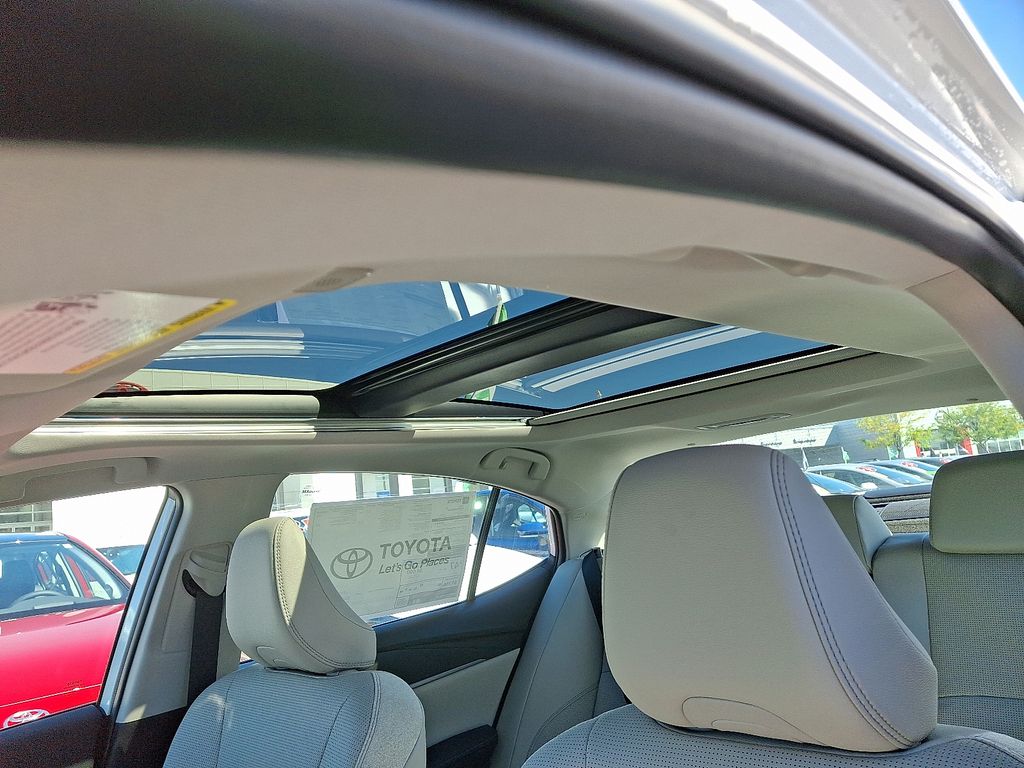 Thumbnail: 2025 Toyota Camry - 15