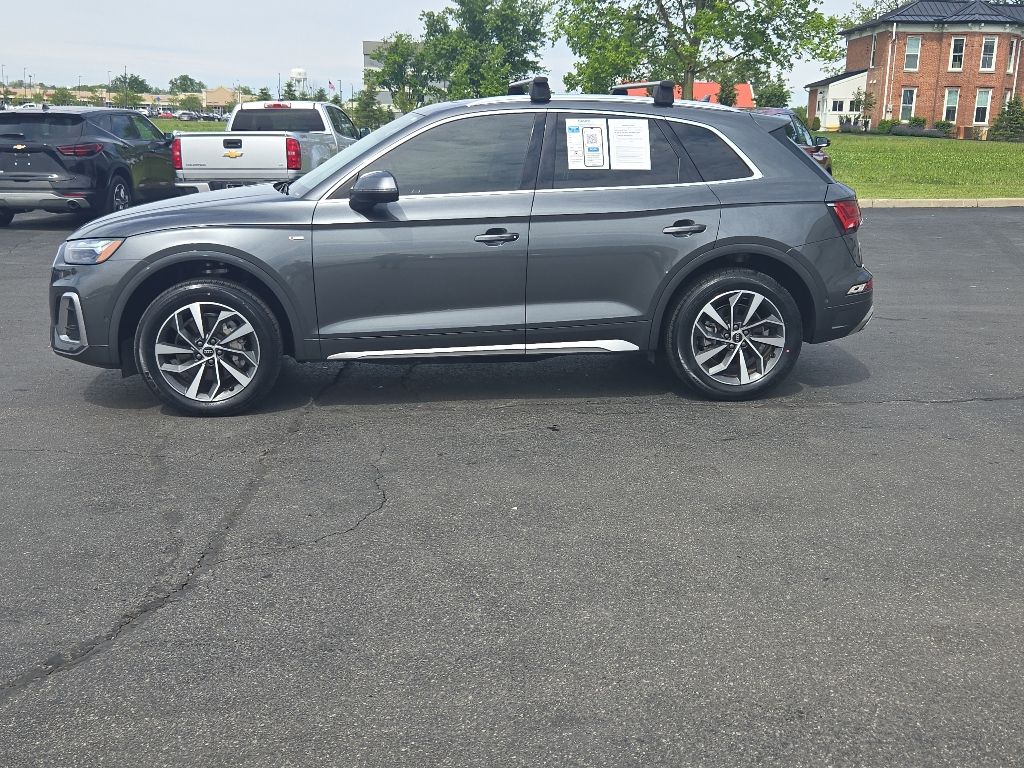 View vehicle photo 5