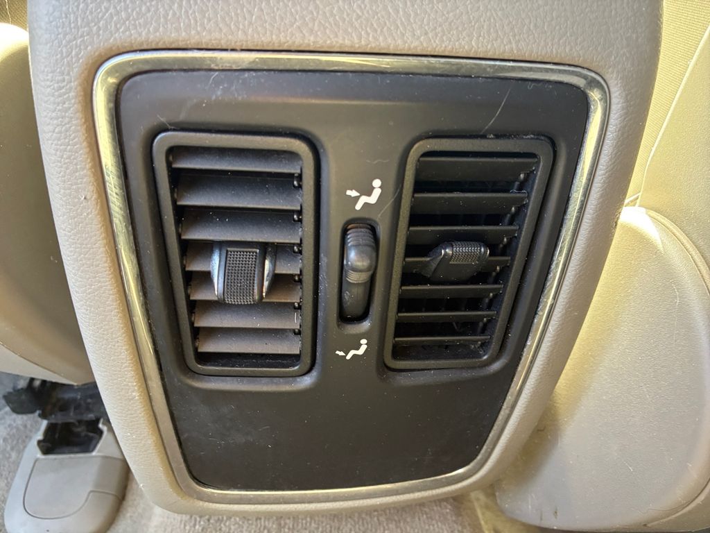 Used Car 2011 Jeep Grand Cherokee  Laredo For Sale Under $10,000 In Austin, Texas