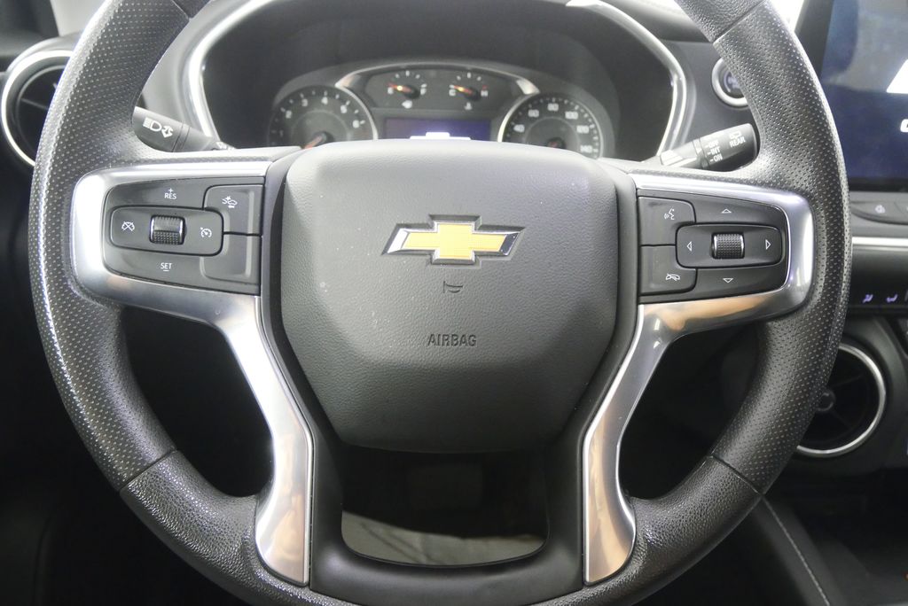 Thumbnail: 2023 Chevrolet Blazer - 19