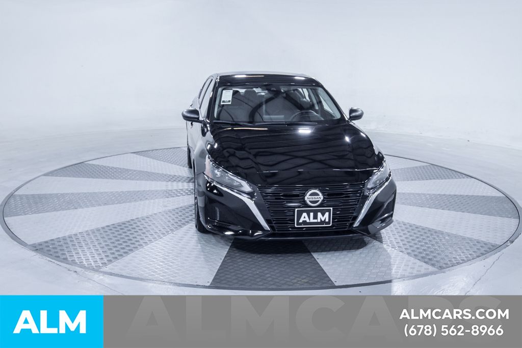 Used 2025 Black Nissan 2.5 SV image 15