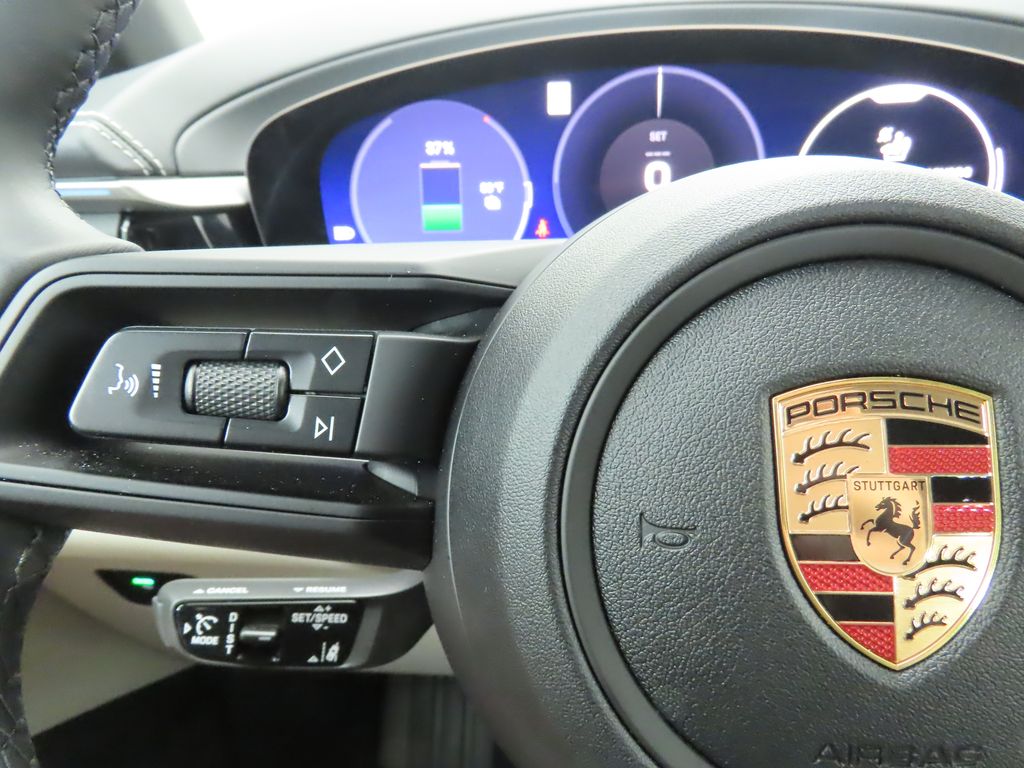 2024 Porsche Macan T 14