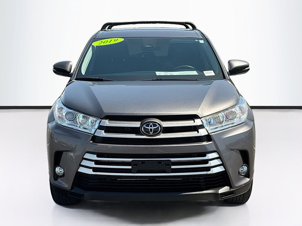 Thumbnail: 2019 Toyota Highlander - 2