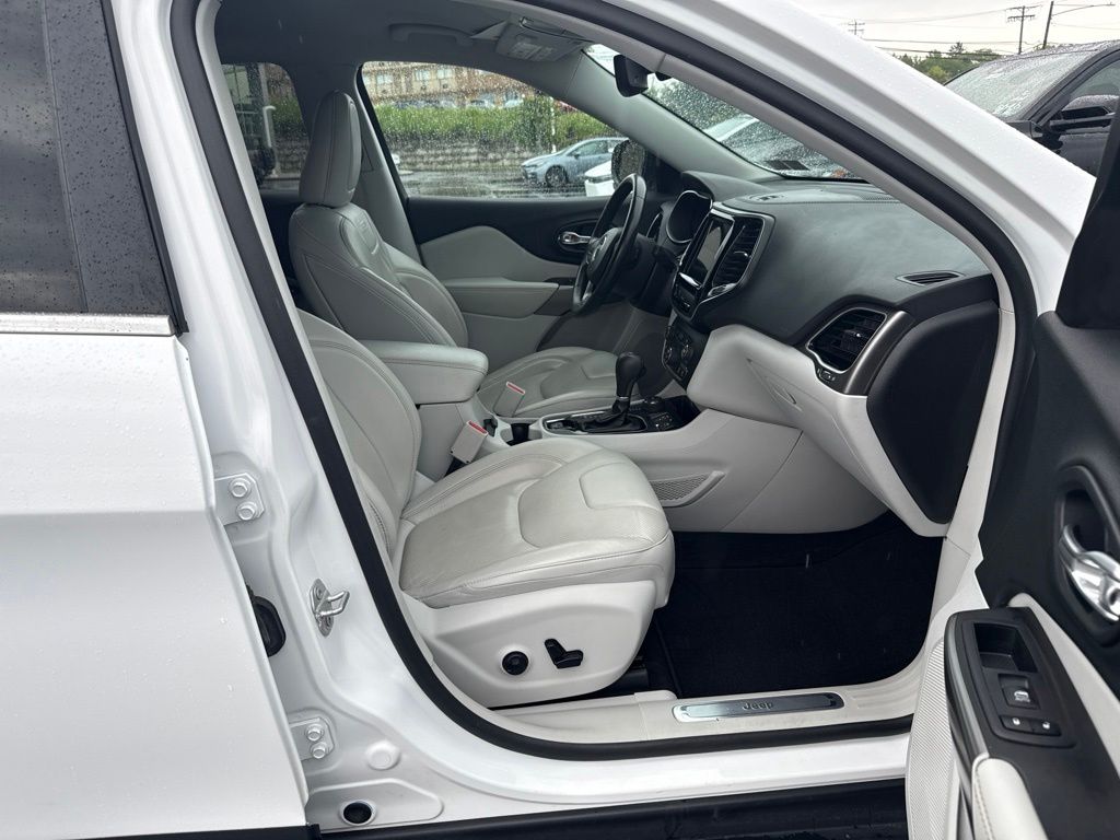 Used 2019 Jeep Cherokee SUV