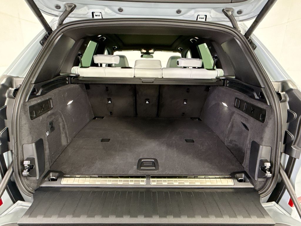 Thumbnail: 2026 BMW X5 - 27