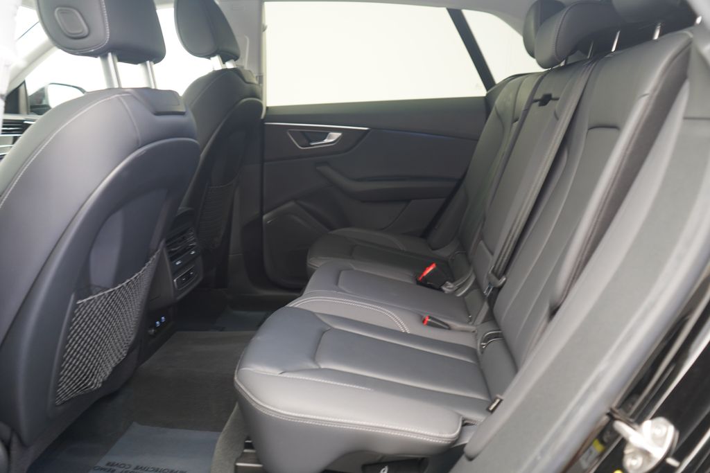 Thumbnail: 2023 Audi Q8 - 7