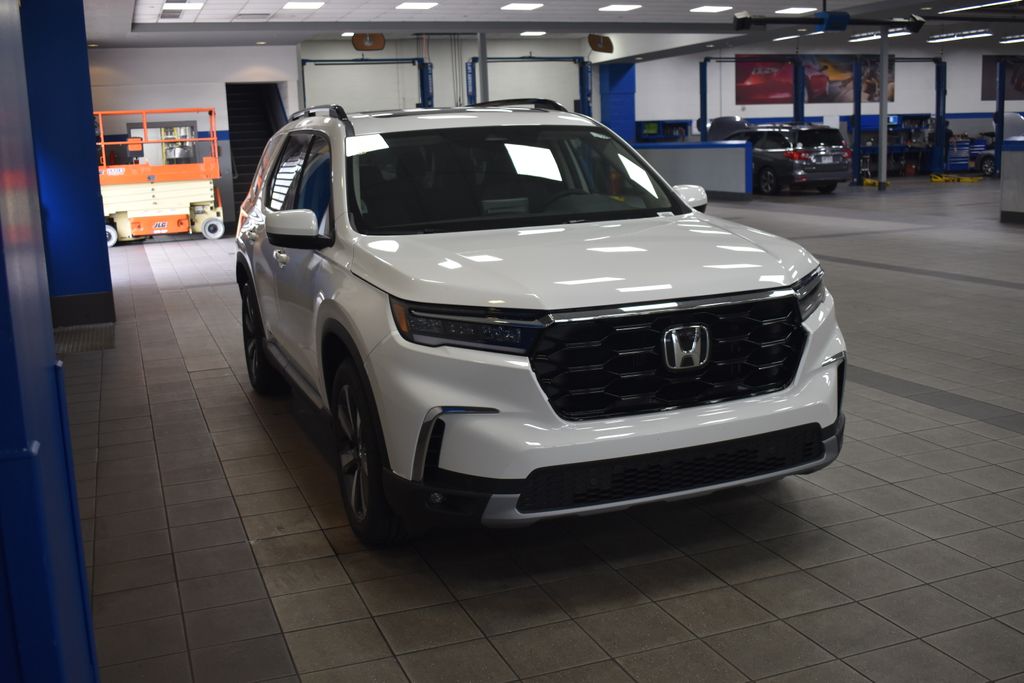 2025 Honda Pilot Touring 3