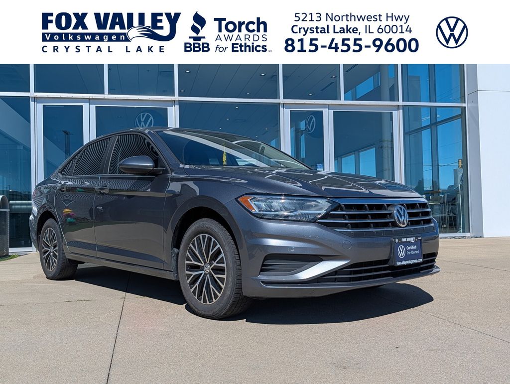 Platinum Gray Metallic 2021 Volkswagen Jetta Sedan Front-Wheel Drive 8-Speed Automatic