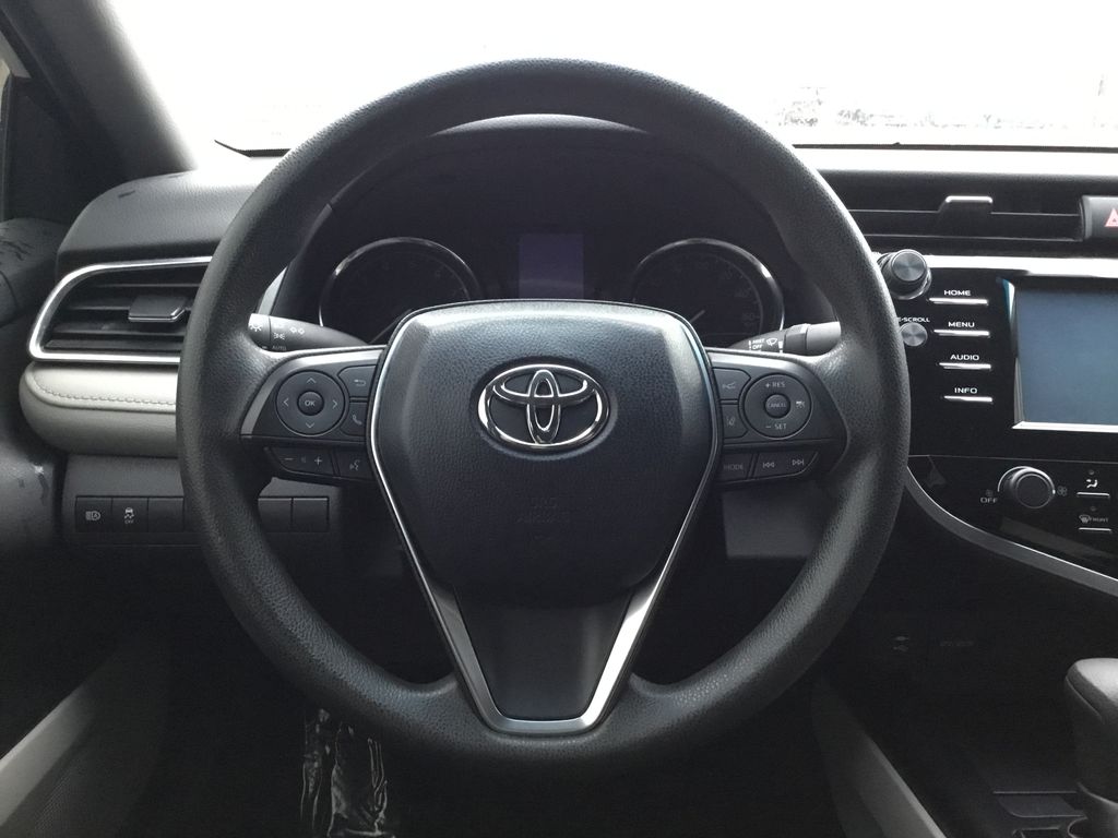 Thumbnail: 2018 Toyota Camry - 18