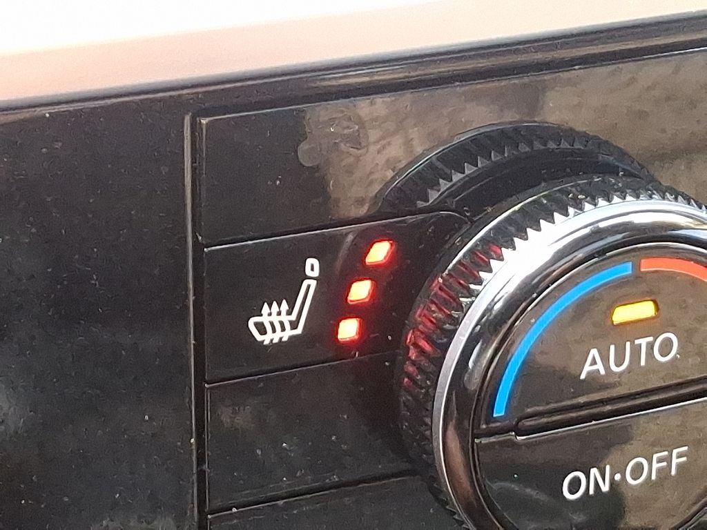 2023 Nissan Pathfinder SV 26
