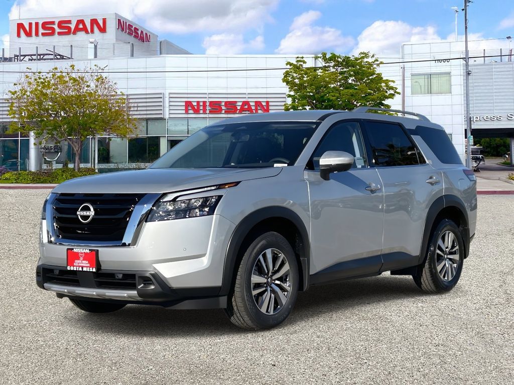 2025 Nissan Pathfinder SL