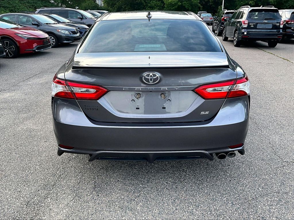 2020 Toyota Camry — photo 10
