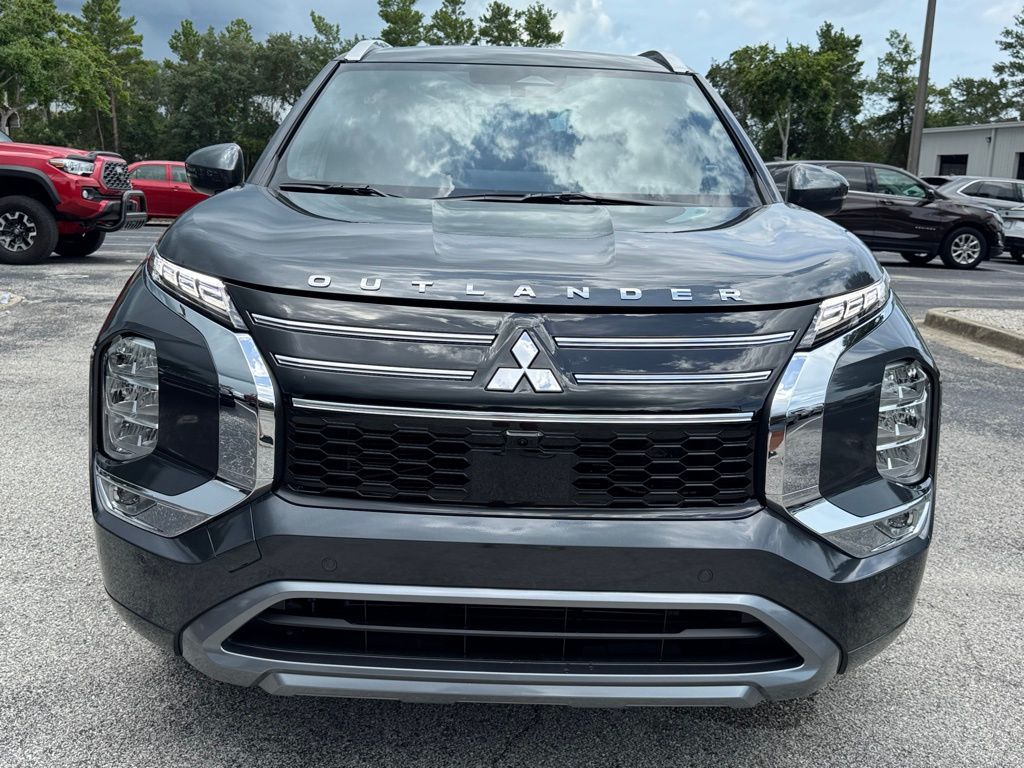 2025 Mitsubishi Outlander SEL photo 2
